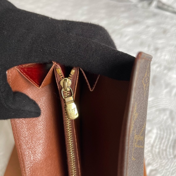 Authentic LOUIS VUITTON
Monogram - Picture 9 of 16